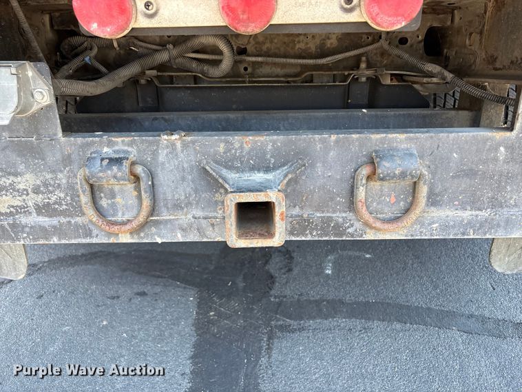 image for item EC8343 2006 Ford F350 Super Duty flatbed pickup truck