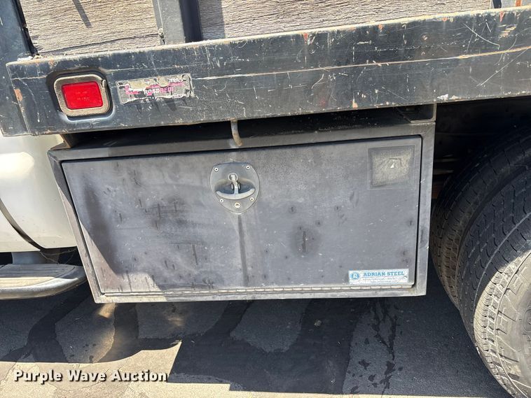 image for item EC8343 2006 Ford F350 Super Duty flatbed pickup truck