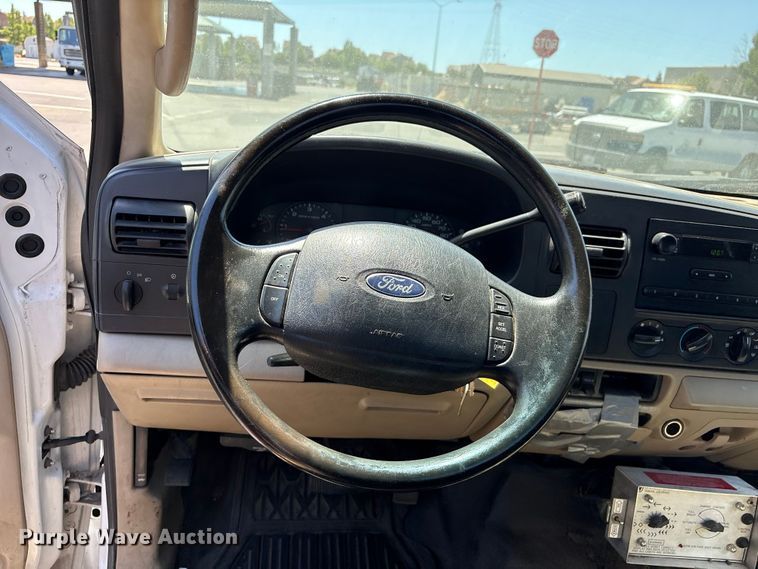 image for item EC8343 2006 Ford F350 Super Duty flatbed pickup truck