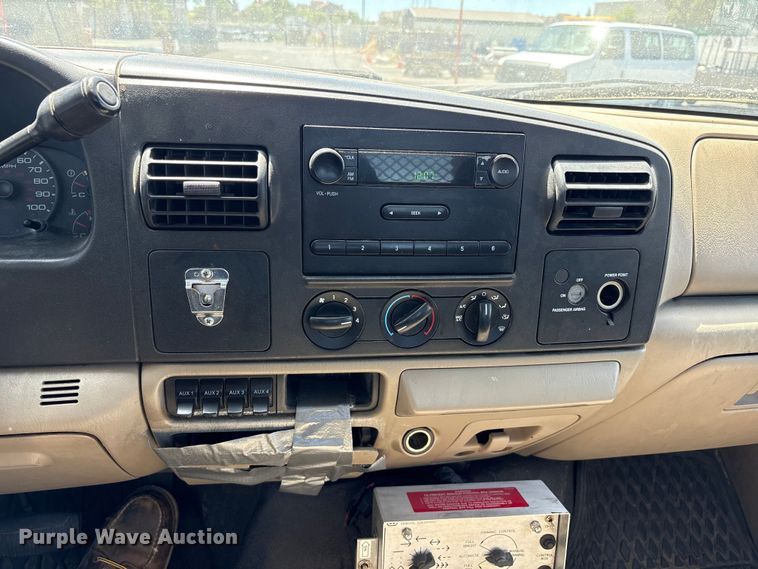 image for item EC8343 2006 Ford F350 Super Duty flatbed pickup truck