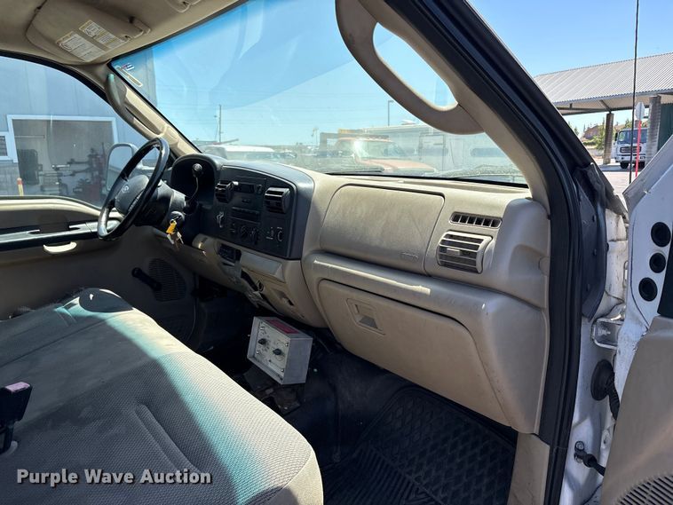 image for item EC8343 2006 Ford F350 Super Duty flatbed pickup truck