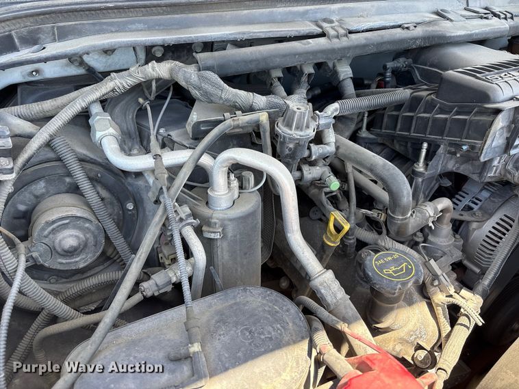 image for item EC8343 2006 Ford F350 Super Duty flatbed pickup truck