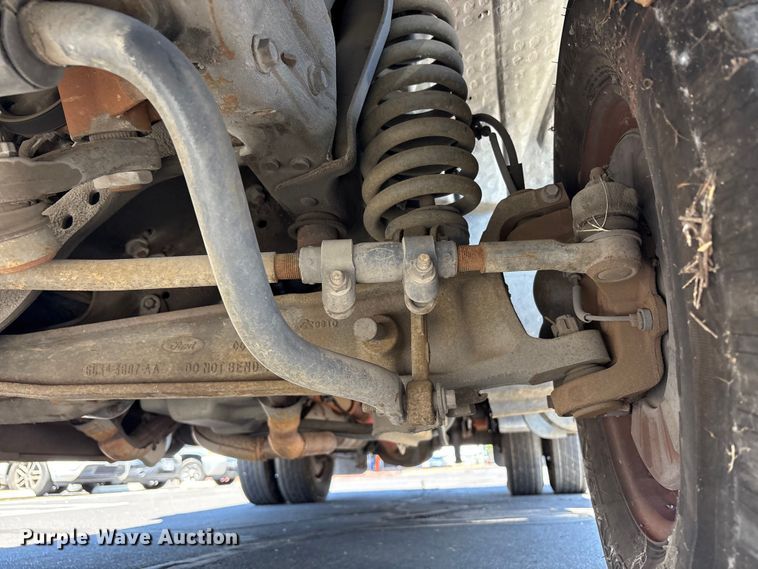 image for item EC8343 2006 Ford F350 Super Duty flatbed pickup truck