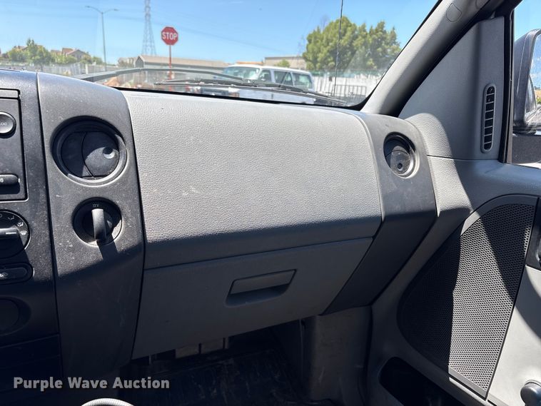 image for item EC8344 2007 Ford F150 pickup truck
