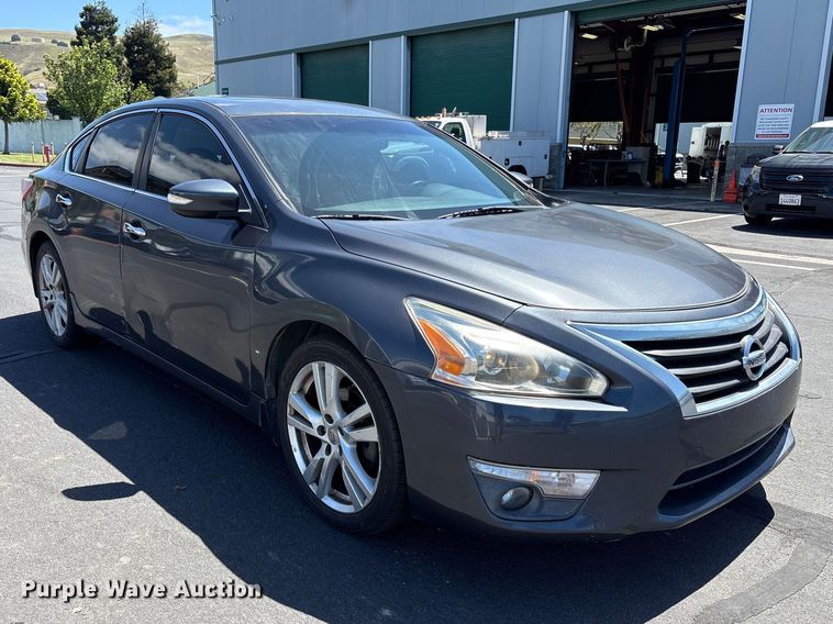 image for item EC8347 2013 Nissan Altima Passenger Vehicle