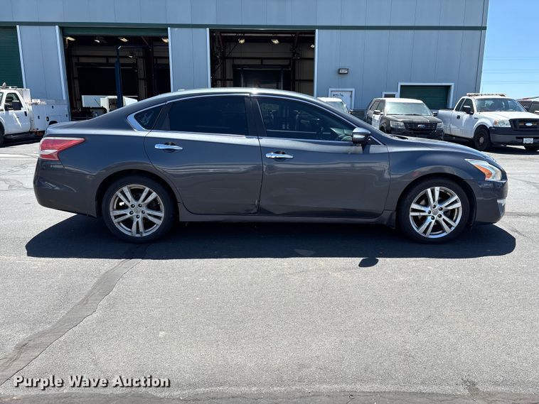 image for item EC8347 2013 Nissan Altima Passenger Vehicle