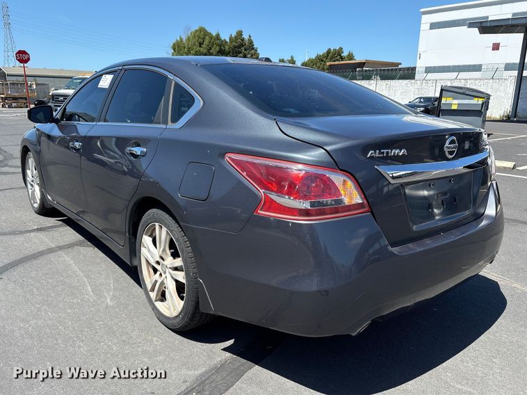 image for item EC8347 2013 Nissan Altima Passenger Vehicle