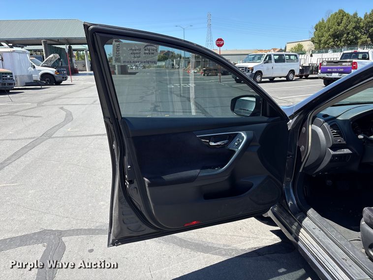 image for item EC8347 2013 Nissan Altima Passenger Vehicle