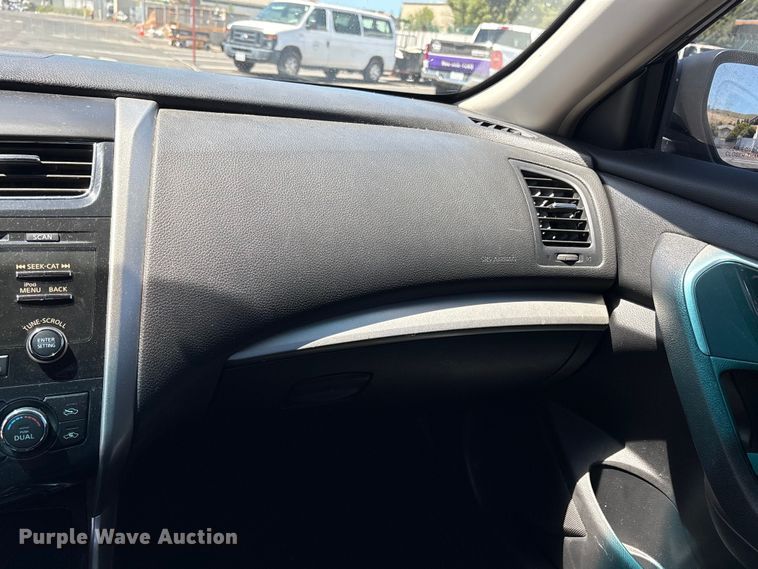 image for item EC8347 2013 Nissan Altima Passenger Vehicle