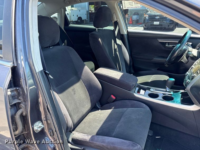 image for item EC8347 2013 Nissan Altima Passenger Vehicle