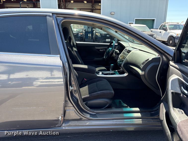 image for item EC8347 2013 Nissan Altima Passenger Vehicle