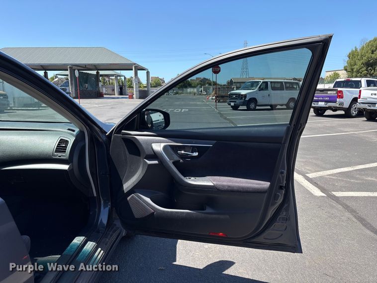 image for item EC8347 2013 Nissan Altima Passenger Vehicle