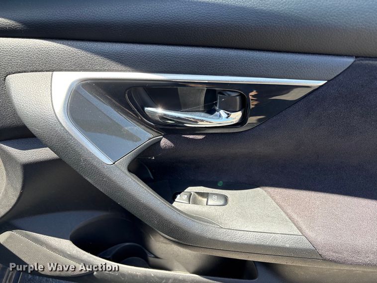 image for item EC8347 2013 Nissan Altima Passenger Vehicle