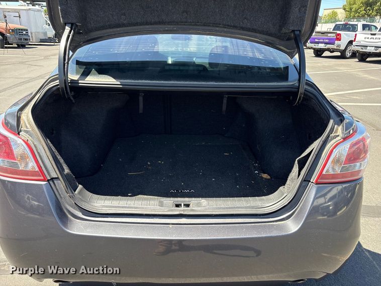 image for item EC8347 2013 Nissan Altima Passenger Vehicle