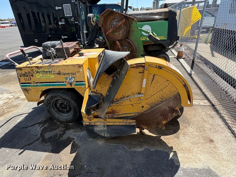 image for item EC8350 2023 Vermeer V185 stump grinder
