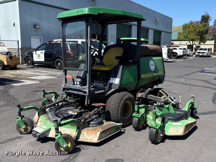 image for item EC8351 John Deere 1600 lawn mower