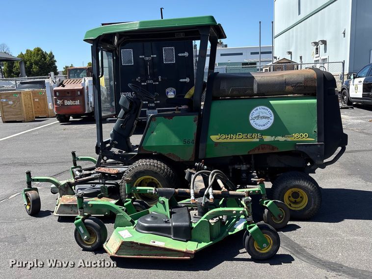 image for item EC8351 John Deere 1600 lawn mower