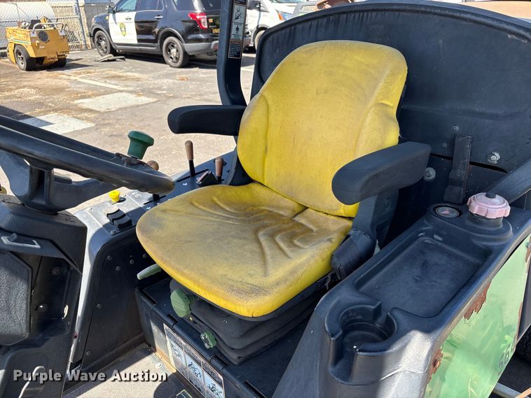 image for item EC8351 John Deere 1600 lawn mower