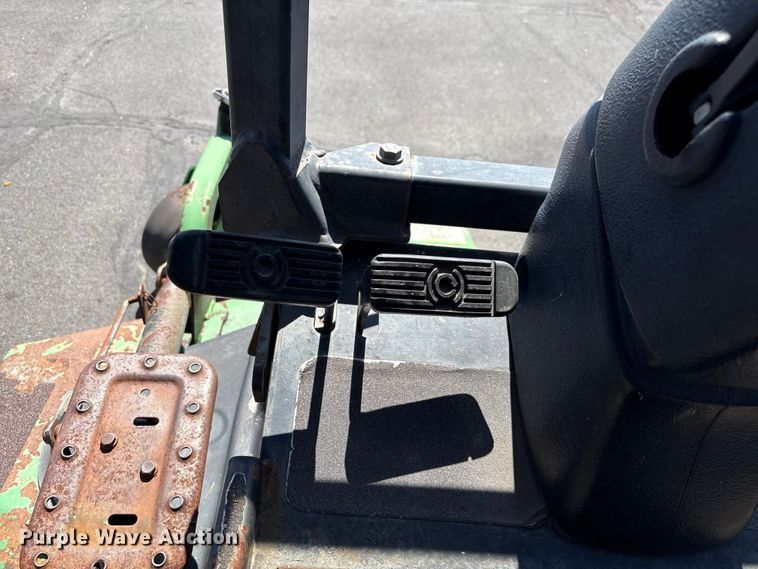 image for item EC8351 John Deere 1600 lawn mower