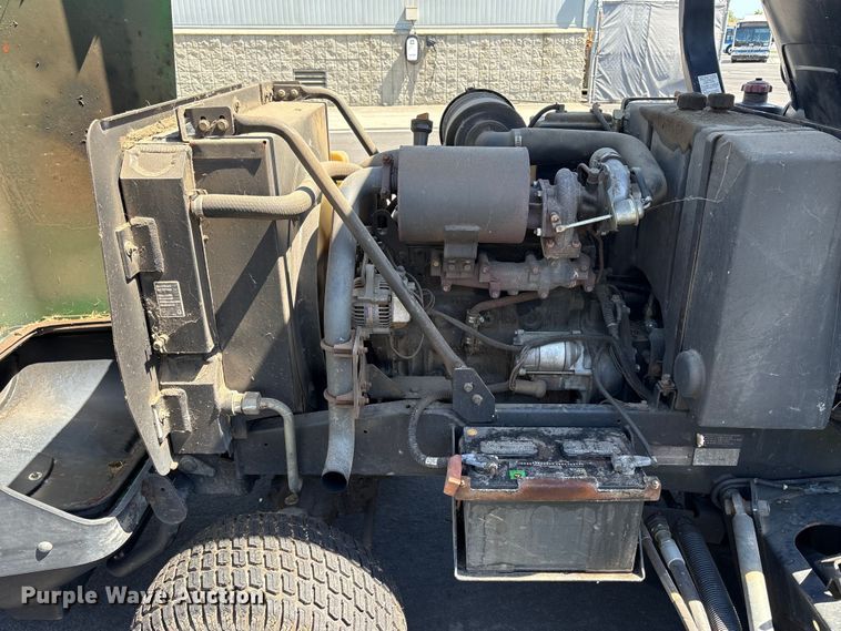 image for item EC8351 John Deere 1600 lawn mower