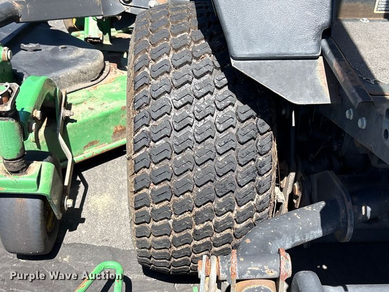 image for item EC8351 John Deere 1600 lawn mower