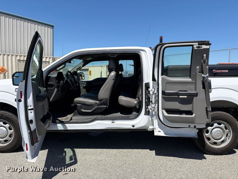 image for item EC8354 2018 Ford F150 Ext. Cab pickup truck