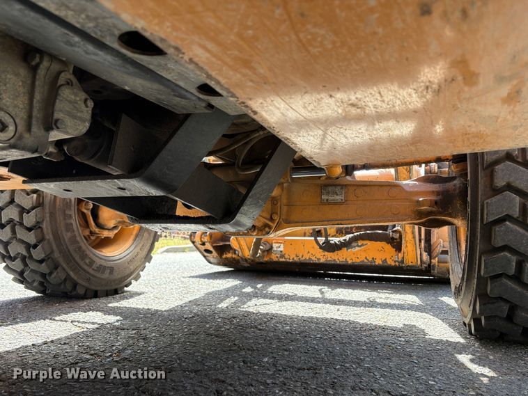 image for item EC8359 2002 Case 570M XT landscape tractor