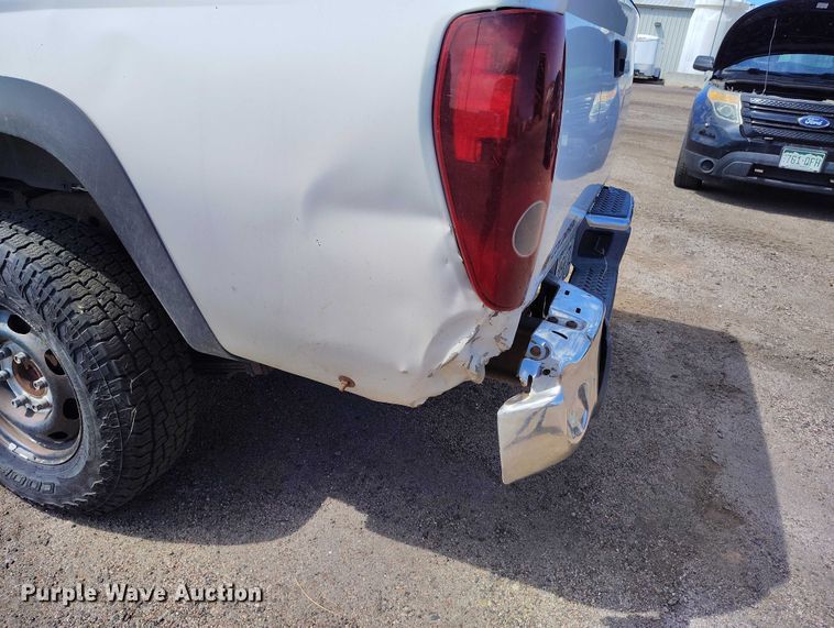 image for item ED0034 2005 Chevrolet Colorado Ext. Cab pickup truck