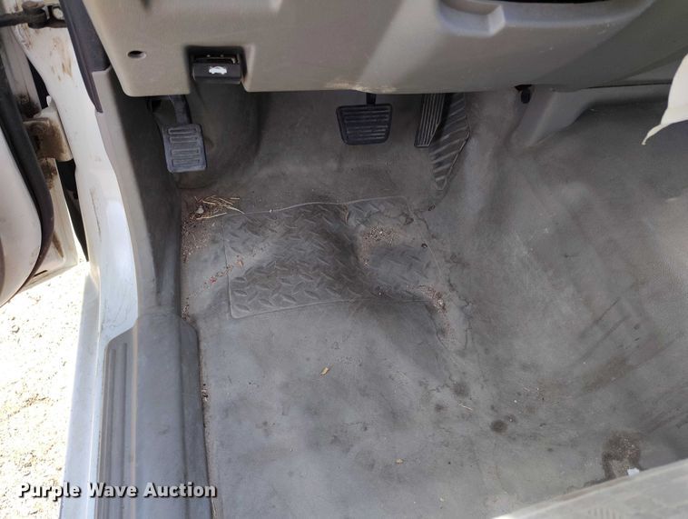 image for item ED0034 2005 Chevrolet Colorado Ext. Cab pickup truck