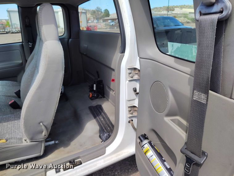 image for item ED0034 2005 Chevrolet Colorado Ext. Cab pickup truck