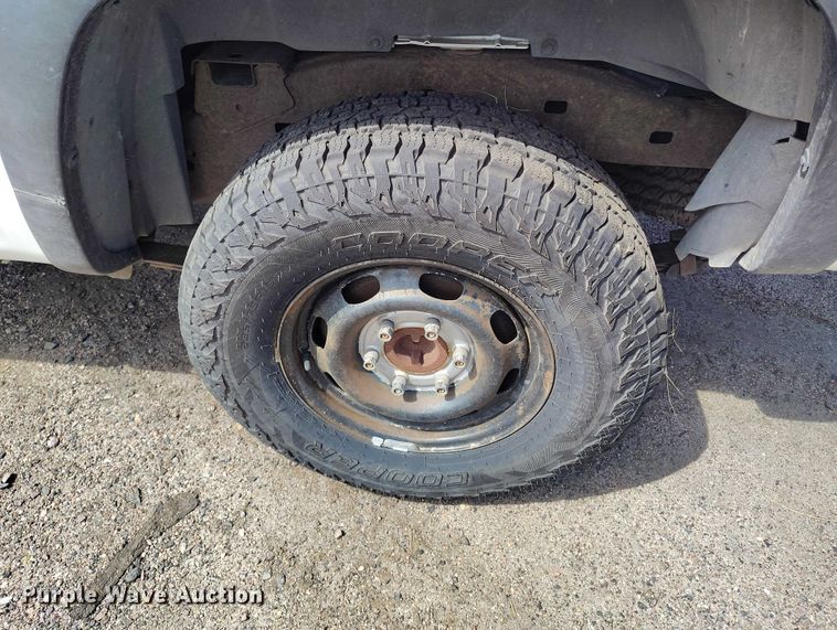image for item ED0034 2005 Chevrolet Colorado Ext. Cab pickup truck