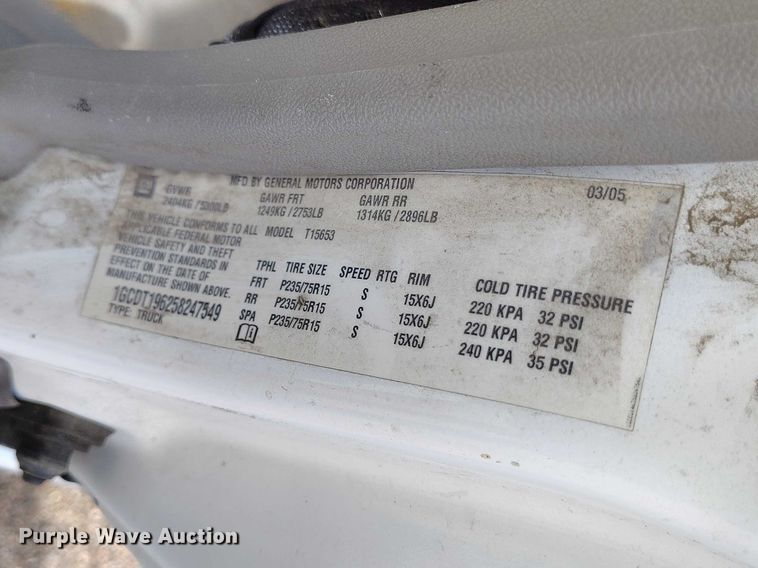 image for item ED0034 2005 Chevrolet Colorado Ext. Cab pickup truck
