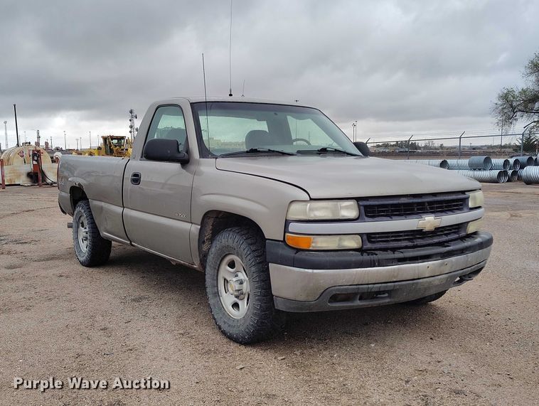 image for item ED0117 2001 Chevrolet Silverado 1500 pickup truck