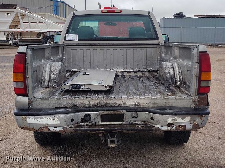 image for item ED0117 2001 Chevrolet Silverado 1500 pickup truck