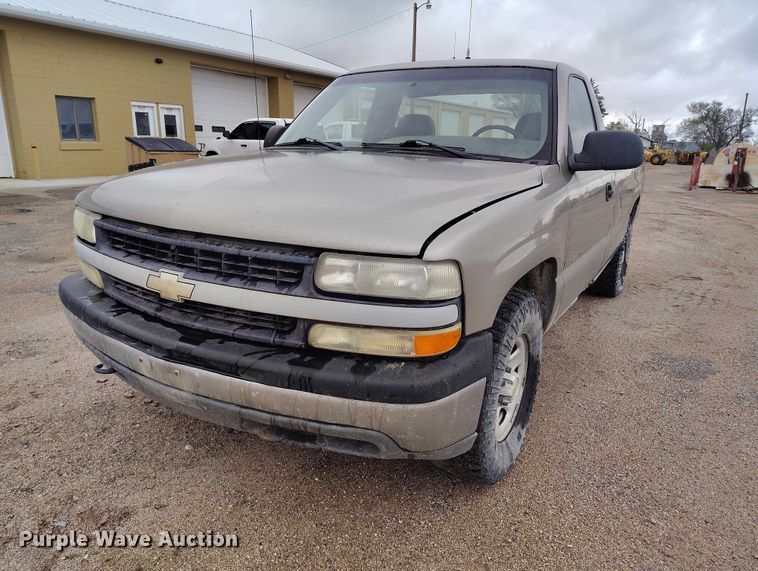 image for item ED0117 2001 Chevrolet Silverado 1500 pickup truck