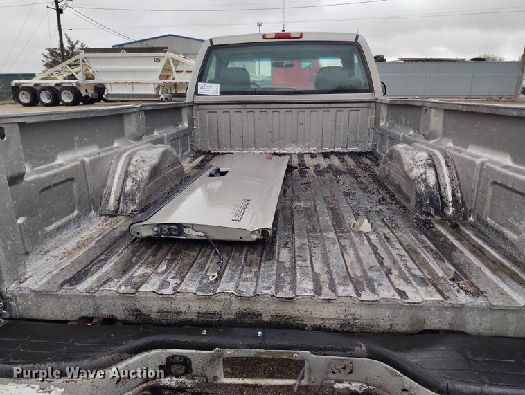 image for item ED0117 2001 Chevrolet Silverado 1500 pickup truck