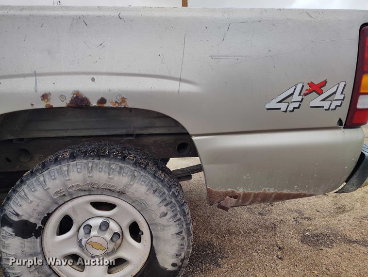 image for item ED0117 2001 Chevrolet Silverado 1500 pickup truck