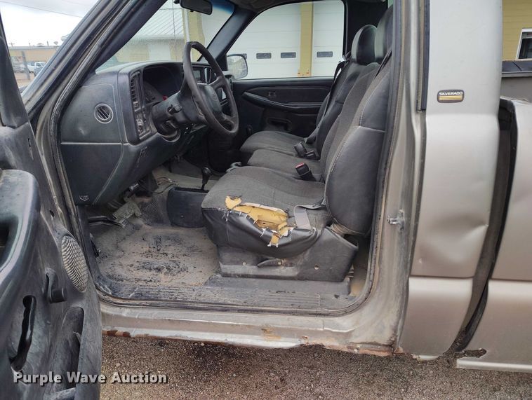 image for item ED0117 2001 Chevrolet Silverado 1500 pickup truck