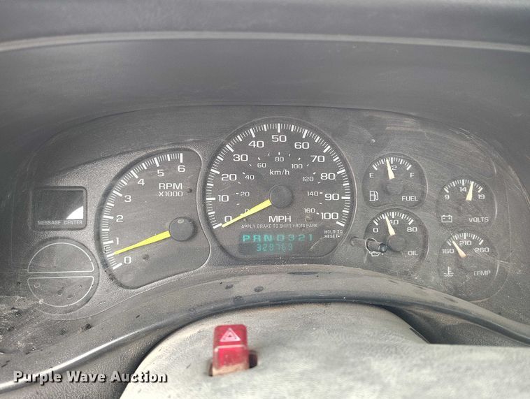 image for item ED0117 2001 Chevrolet Silverado 1500 pickup truck