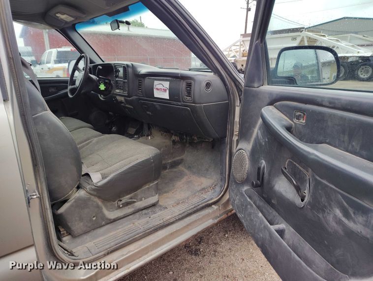 image for item ED0117 2001 Chevrolet Silverado 1500 pickup truck