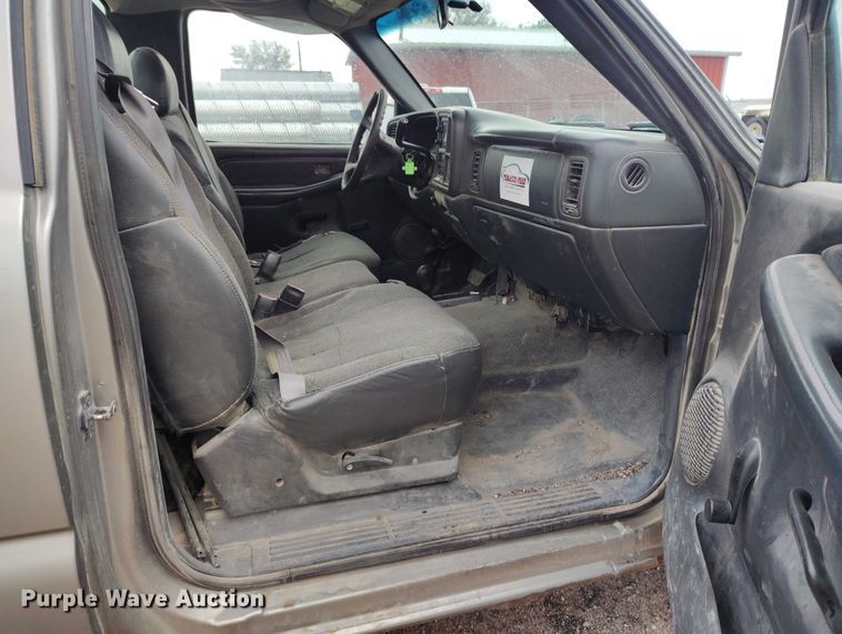 image for item ED0117 2001 Chevrolet Silverado 1500 pickup truck
