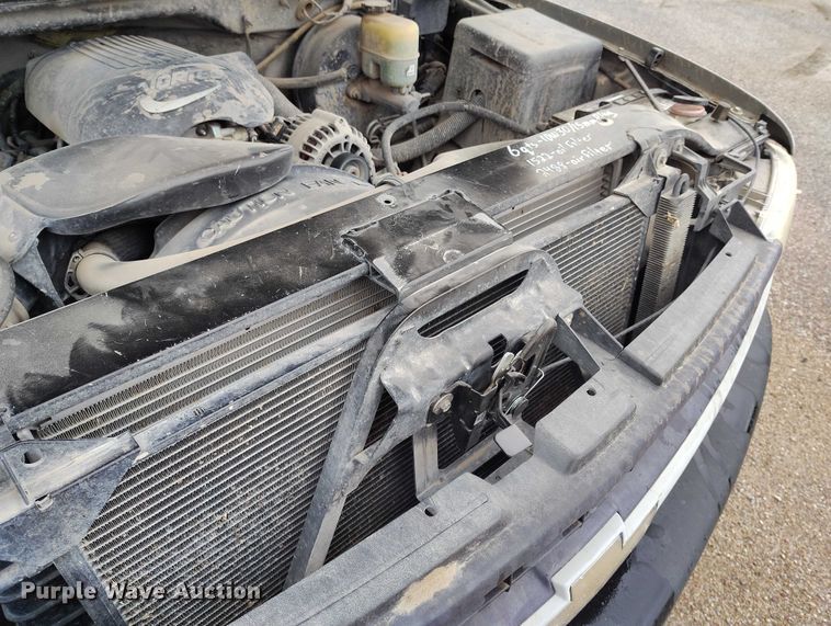 image for item ED0117 2001 Chevrolet Silverado 1500 pickup truck