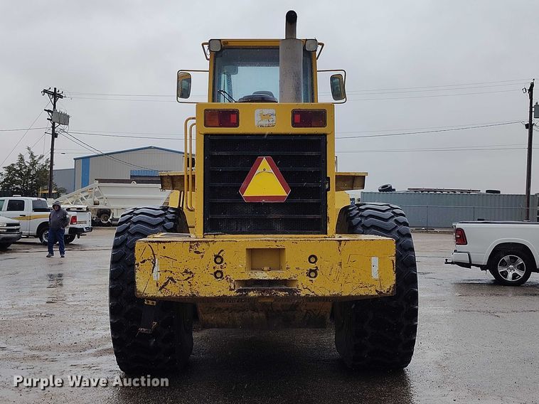 image for item ED0119 1993 John Deere 744E wheel loader