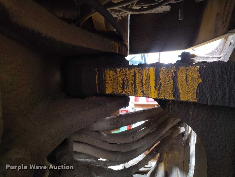 image for item ED0119 1993 John Deere 744E wheel loader