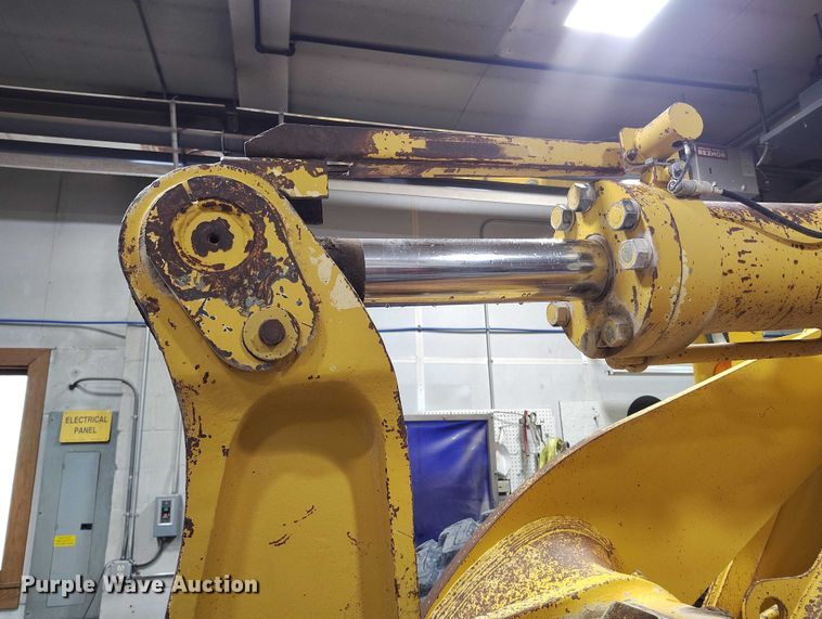 image for item ED0119 1993 John Deere 744E wheel loader