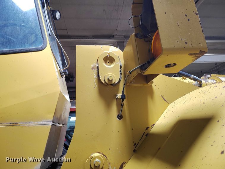 image for item ED0119 1993 John Deere 744E wheel loader