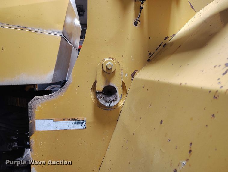 image for item ED0119 1993 John Deere 744E wheel loader