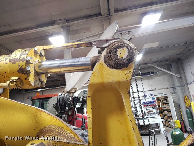 image for item ED0119 1993 John Deere 744E wheel loader