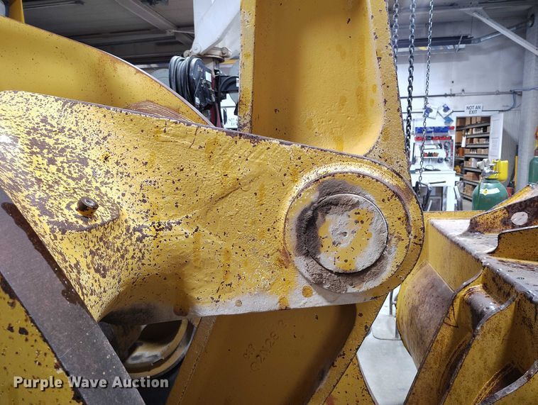 image for item ED0119 1993 John Deere 744E wheel loader