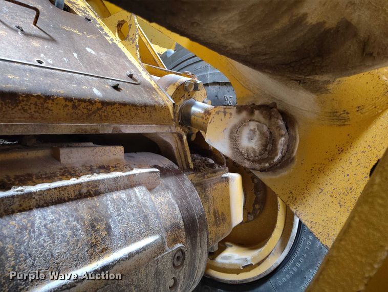 image for item ED0119 1993 John Deere 744E wheel loader